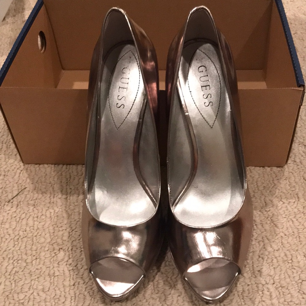 Guess metallic platinum platform peep toe heels